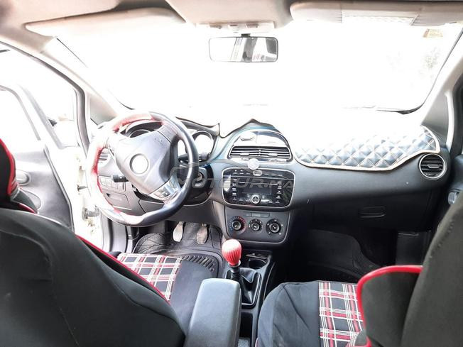 Fiat Punto Essence Manuelle 2015 à Dar Bouazza
