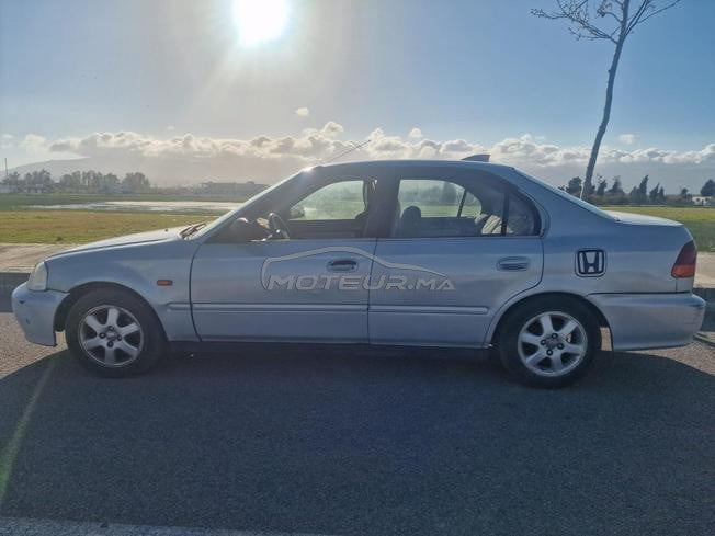 Honda Civic Essence Manuelle 2000 à Tamesna