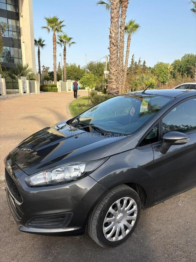 Ford Fiesta Essence 2017 - 97000 KM EXCELLENT état