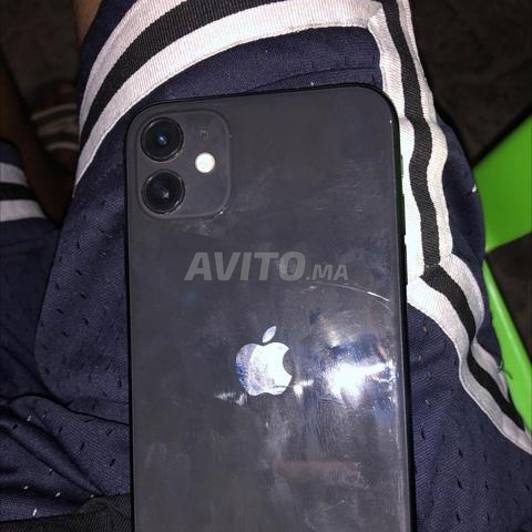 iPhone 11, tout est original, batterie 81%, aucune rayure