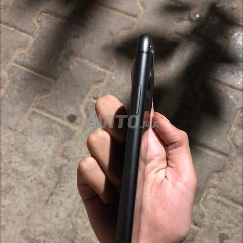 iPhone 11, tout est original, batterie 81%, aucune rayure - 2
