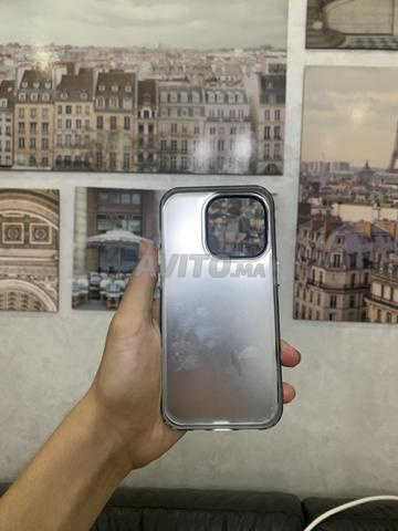 Pochette iPhone 13 Pro neuve - 2
