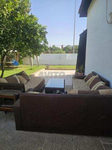 كراسي وطاولة - 2