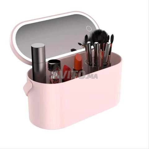 Boîte à maquillage portable avec miroir et LED - 2