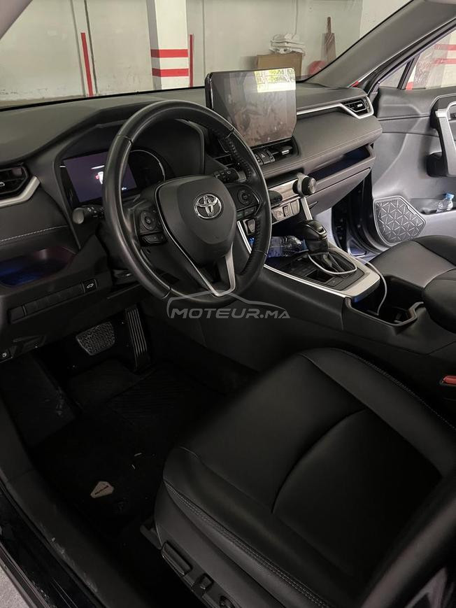 toyota rav4 1ere main ( sous garantie Toyota) 