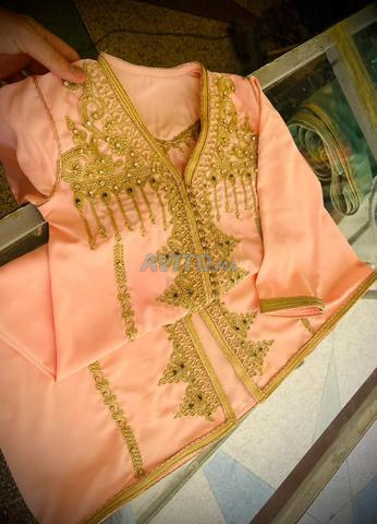 Le caftan Fassi authentique pour service et finition