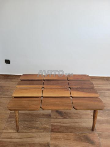 Belle table stylée en bois massif - 2