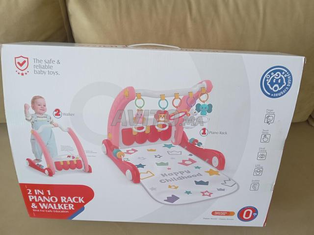 معدات أطفال للبيع