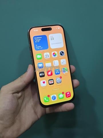 iPhone 16 Pro 128 Go 90% batterie écran changé - 2