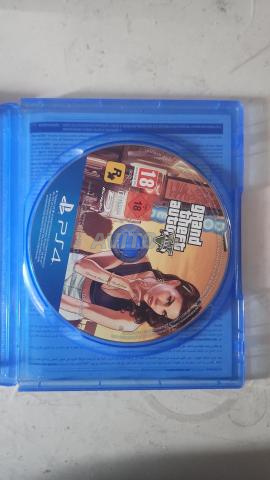 Jeux PS4. GTA 5 - Uncharted 4 - Call of Duty - 2