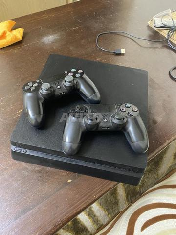 PS4 Slim 1TB Jamais Réparé 2 Manettes Originales - 2
