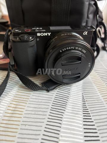 سوني ZV-E10 4K وعدسة 16-50 ملم وملحقات