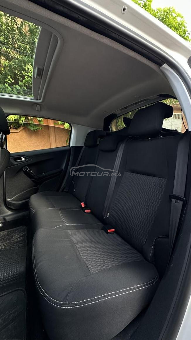 Peugeot 208 white edition 2018 full option