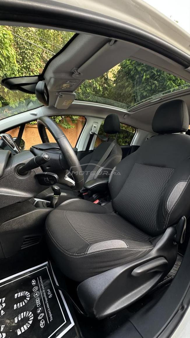 Peugeot 208 white edition 2018 full option