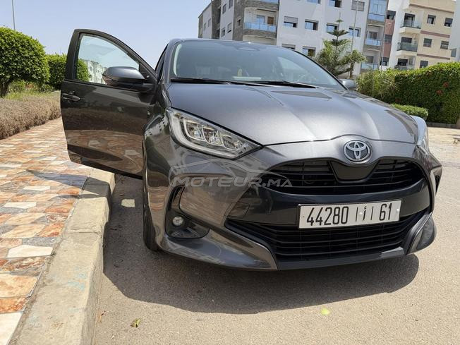 toyota yaris 1ere main ( sous garantie Toyota)