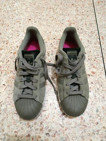 Baskets Adidas Superstar femme, taille 40 - 2