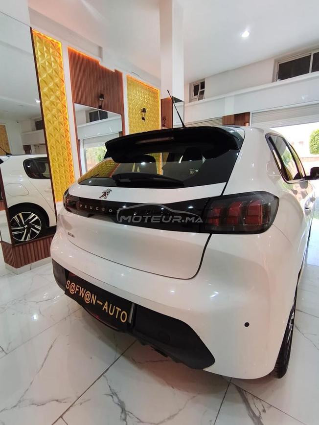 Peugeot 208 Diesel Manuelle lamlih  2024 à Kénitra