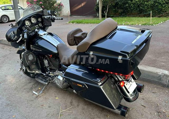 Harley Davidson Street Glide - 2