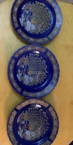 Plats "Paon Royal" authentiques pour collectionneurs.