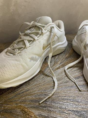 Nike Legend Essential 3 ORIGINALES / NEUVES