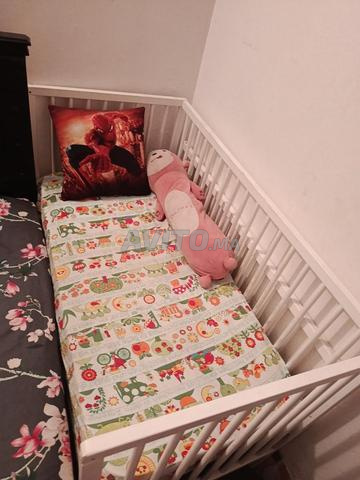 Lit bébé avec matelas - 2