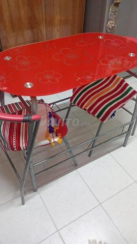 Table avec deux chaises - 2