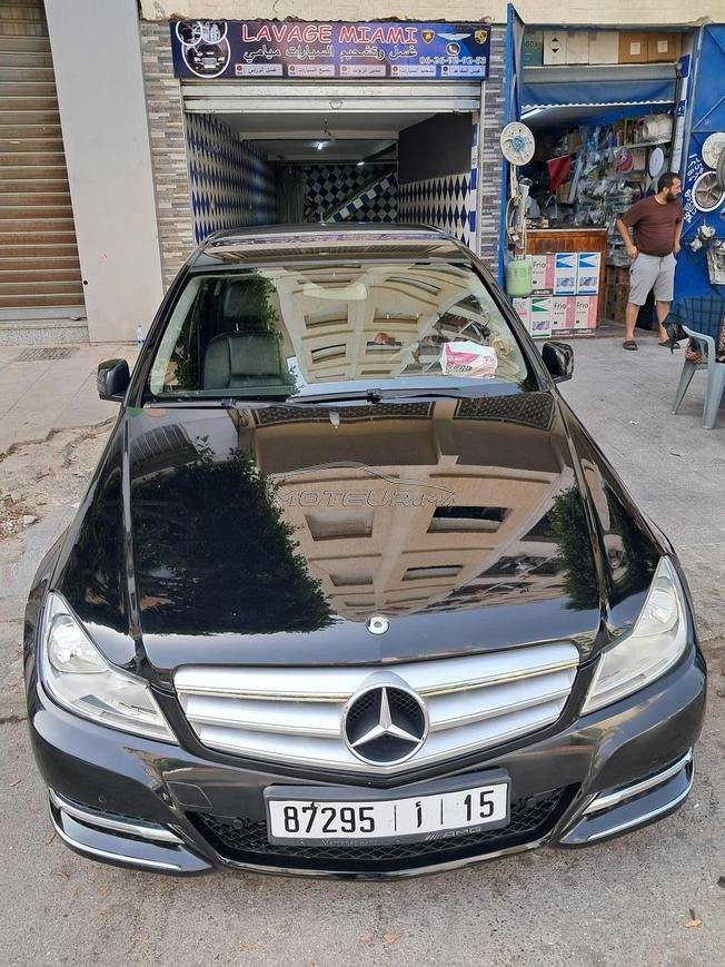 Mercedes-Benz 220 Diesel Automatique 2012 à Tanger