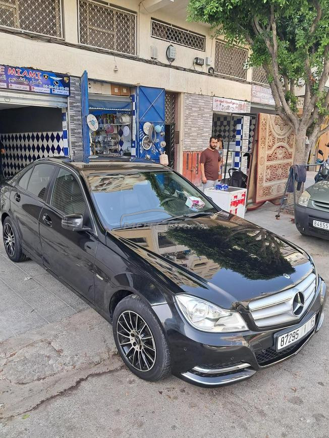 Mercedes-Benz 220 Diesel Automatique 2012 à Tanger