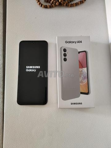 Samsung A14 gris comme neuf - 2