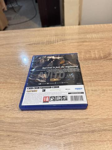 PS5 CD Resident Evil 4 comme neuf sans rayures - 2