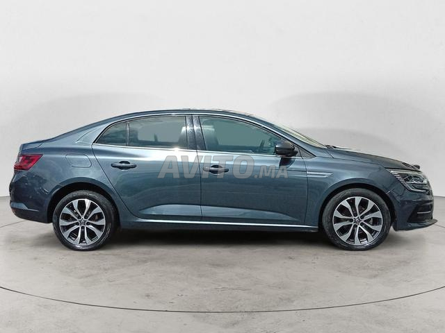 RENAULT. Megane