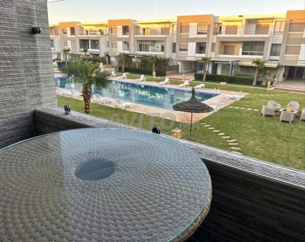 Appartement vue sur piscine