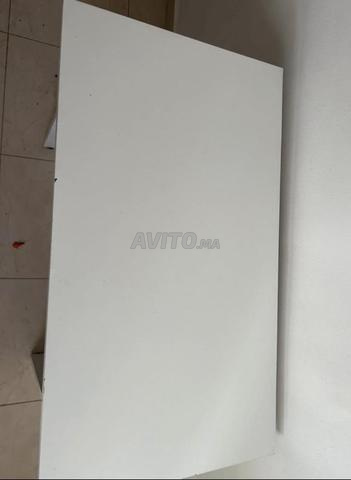 Grand bureau blanc et chaise - 2