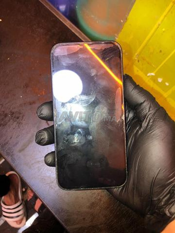 iPhone 13 normal, premier, très bon état, 92%, tout est d'origine - 2