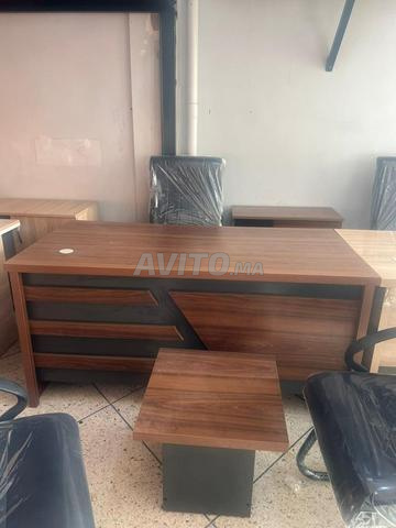 BUREAUX AVEC ARMOIRE ET CAISSON - 2
