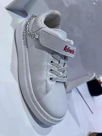 حذاء رياضي أبيض Kinetix Retro - 2