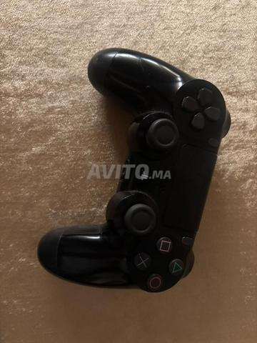 Playstation 4 disponible en ligne et en bon état - 2