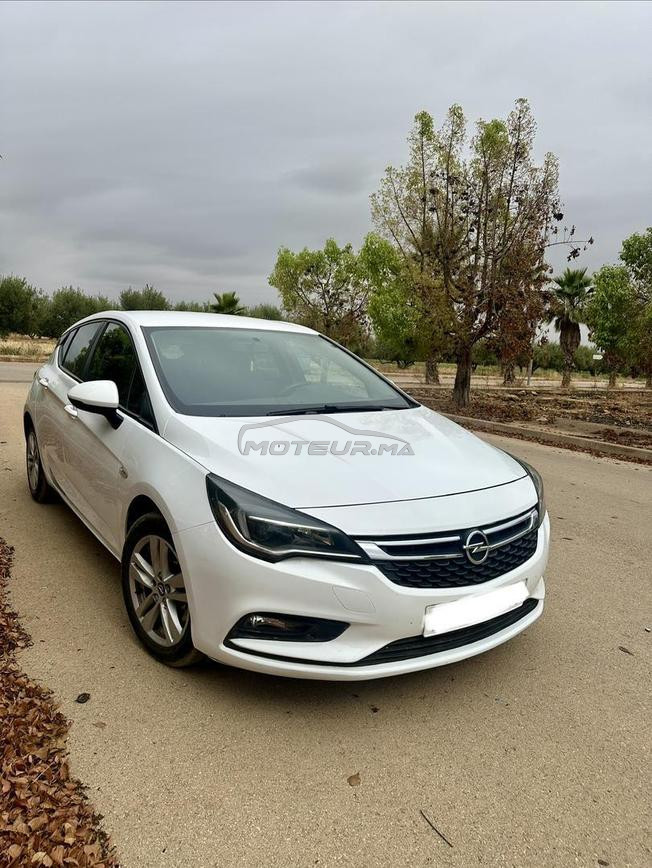 Opel Astra Diesel Automatique 2019 à Meknès