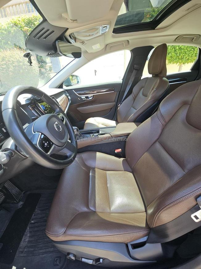 Volvo S90 D4 Momentum 2021 en excellent état. 