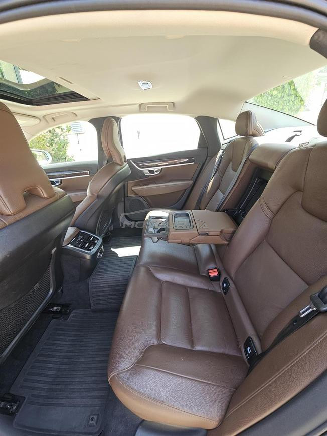 Volvo S90 D4 Momentum 2021 en excellent état. 