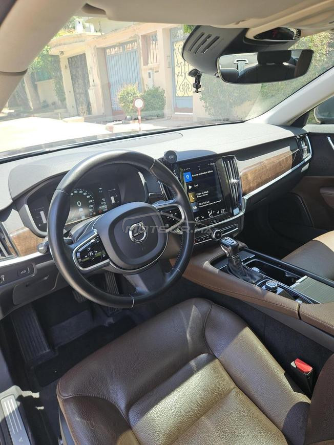 Volvo S90 D4 Momentum 2021 en excellent état. 