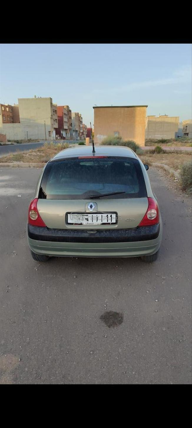 clio 2 1.2 essence tres économique 