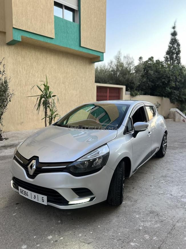 clio 4 2019  sbagha  dar jamais accidenté 