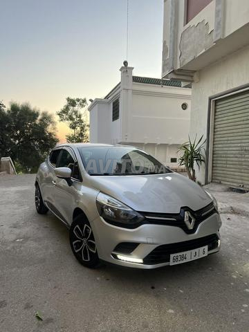 Clio 4 2019 peinture d'origine jamais accidentée - 2