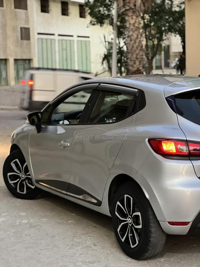 clio 4 2019  sbagha  dar jamais accidenté 
