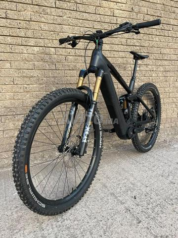 VTT électrique Cube carbone