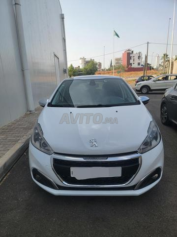 Peugeot 208 White edition - 2