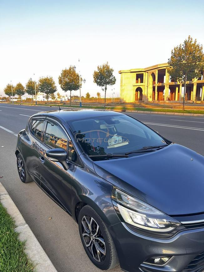 Clio 4 toutes options / faible kilométrage 
