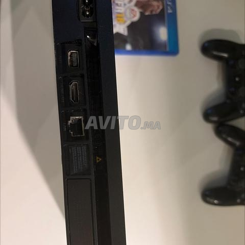 PS4 avec 2 manettes d'origines et FIFA inclus - 2