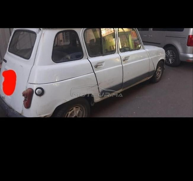 للبيع سيارة من نواع R4